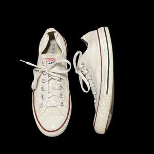 Low-Top White Converse Women's 9